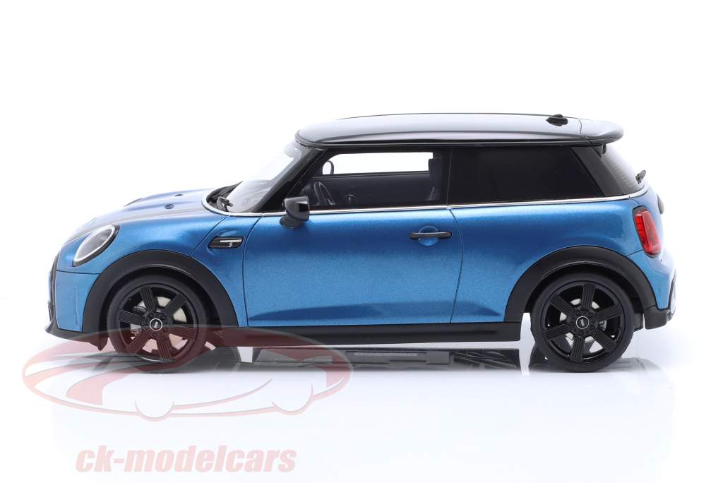 Mini Cooper S Bouwjaar 2021 blauw 1:18 OttOmobile