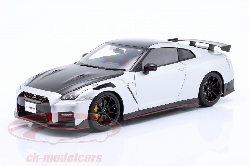 AUTOart 1:18 Nissan Skyline GT-R (R35) Nismo Special Edition year 