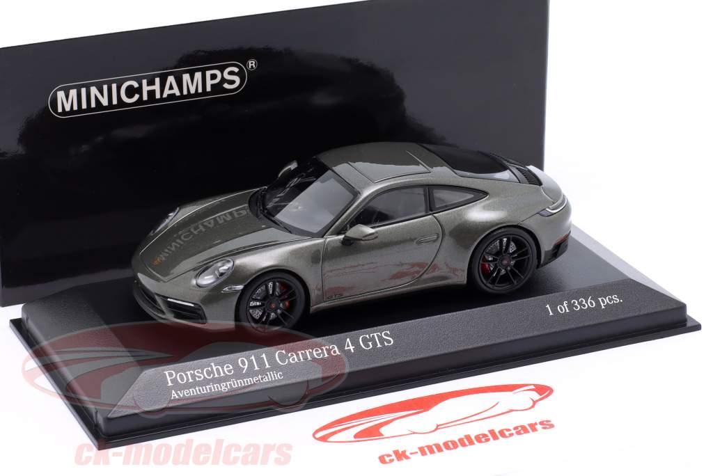 Porsche 911 (992) Carrera 4 GTS 2021 aventuringrün metallic 1:43 Minichamps