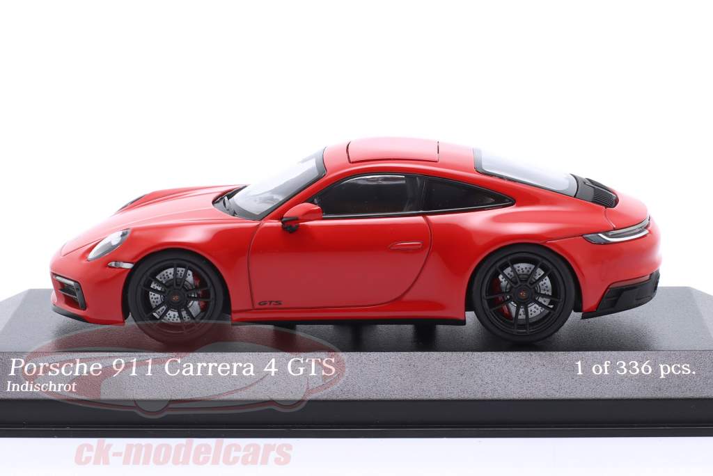 Porsche 911 (992) Carrera 4 GTS 2021 Indiaas rood 1:43 Minichamps