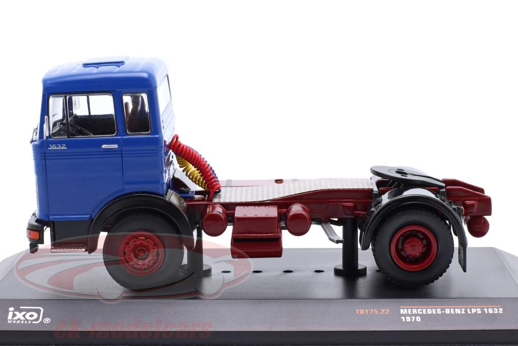 Mercedes-Benz LPS 1632 Cabeza tractora Año de construcción 1970 azul / rojo 1:43 Ixo