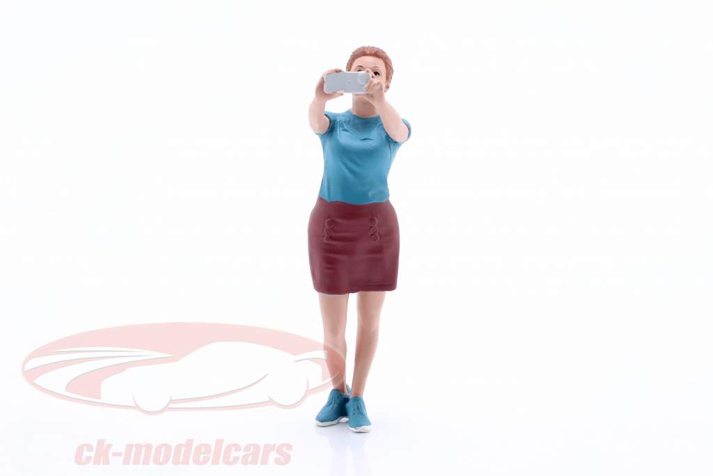 Diorama Figuren Serie #702 Frau mit Smartphone 1:18 American Diorama