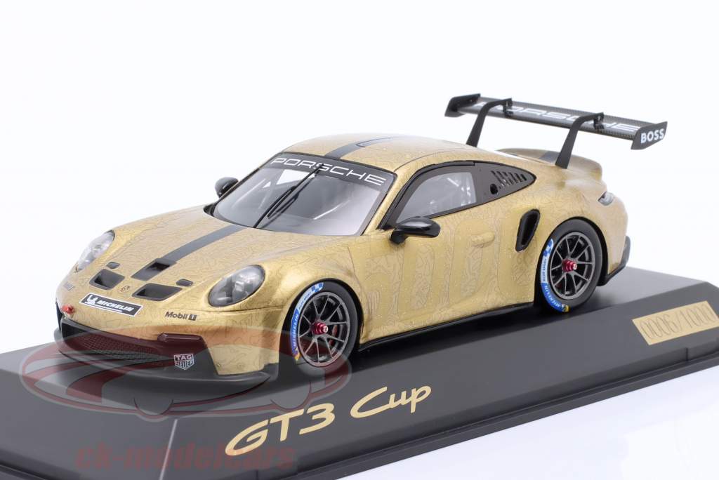 Porsche 911 (992) GT3 Cup 5000 goud metalen 1:43 Spark / Beperking #0006