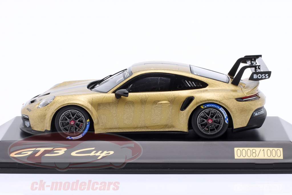 Porsche 911 (992) GT3 Cup 5000 goud metalen 1:43 Spark / Beperking #0008