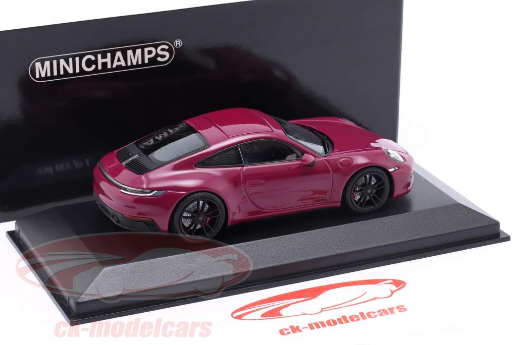 Porsche 911 (992) Carrera 4 GTS 2021 rubis étoilé néo 1:43 Minichamps