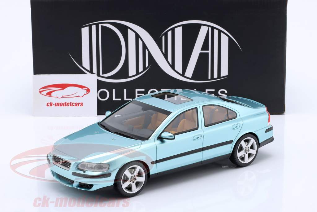 Volvo S60 R Baujahr 2003 hellgrün 1:18 DNA Collectibles