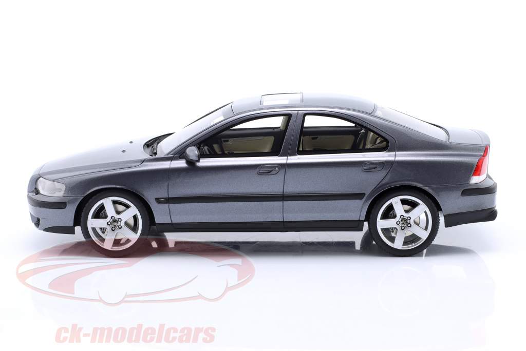 Volvo S60 R year 2003 grey metallic 1:18 DNA Collectibles