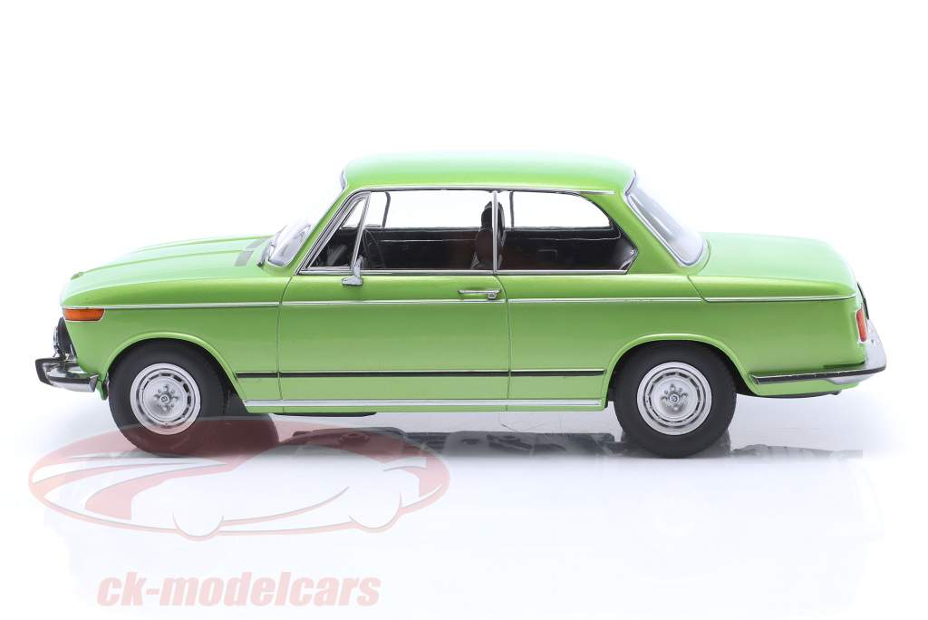 BMW L 2002 tii 2. serie Byggeår 1974 grøn metallisk 1:18 KK-Scale