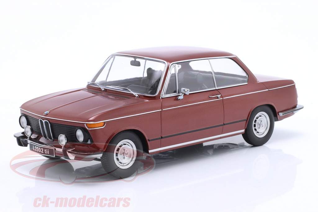 BMW L 2002 tii 2. Serie Baujahr 1974 dunkelrot metallic 1:18 KK-Scale