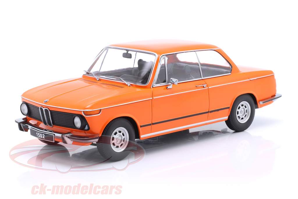 BMW 1502 2. serie Año de construcción 1974 naranja 1:18 KK-Scale