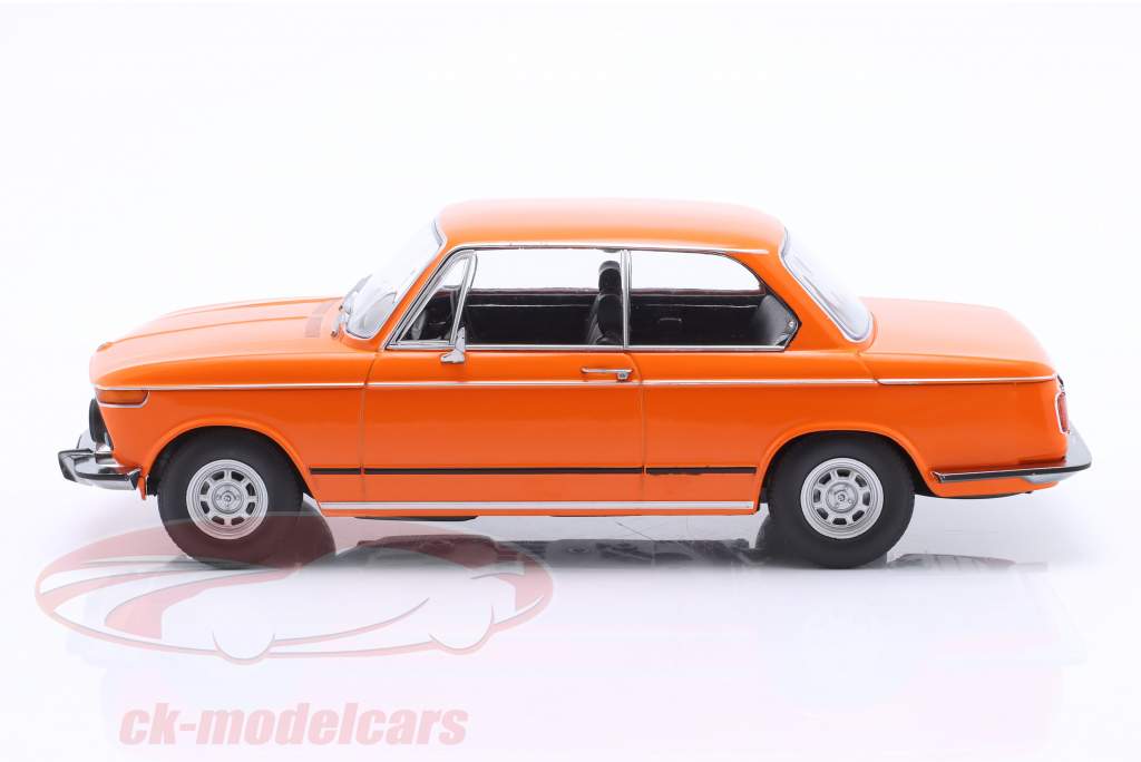 BMW 1502 2. Series Ano de construção 1974 laranja 1:18 KK-Scale