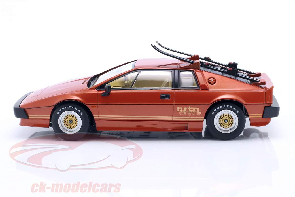 Lotus Esprit Turbo Movie-Version と スキー 1981 銅 1:18 KK-Scale
