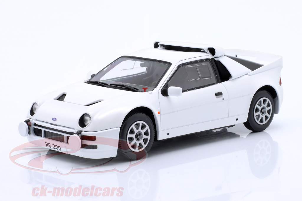 Ford RS 200 year 1984 white 1:24 WhiteBox