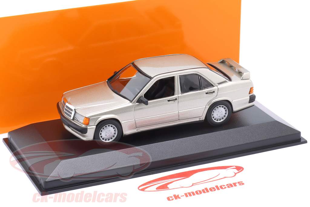 Minichamps 1:43 Mercedes-Benz 190E 2.3-16 (W201) Baujahr 1984 gold 