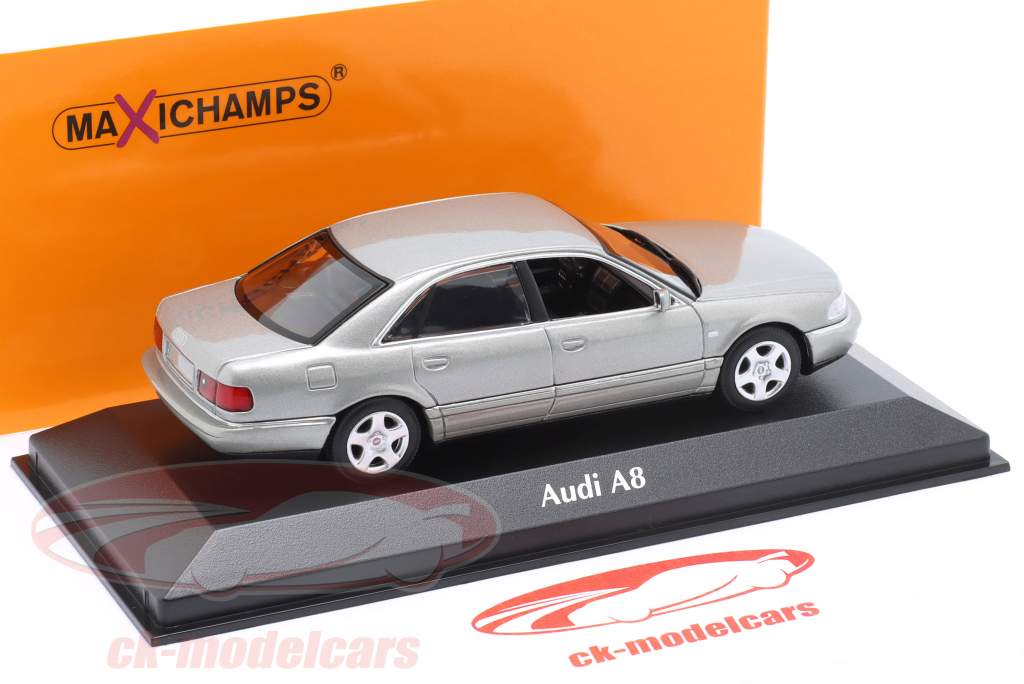 Audi A8 (D2) Ano de construção 1999 prata metálico 1:43 Minichamps