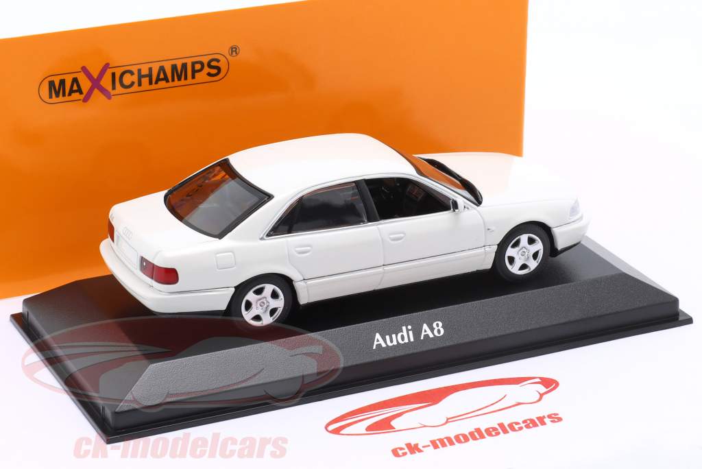 Audi A8 (D2) 建设年份 1999 白色的 1:43 Minichamps