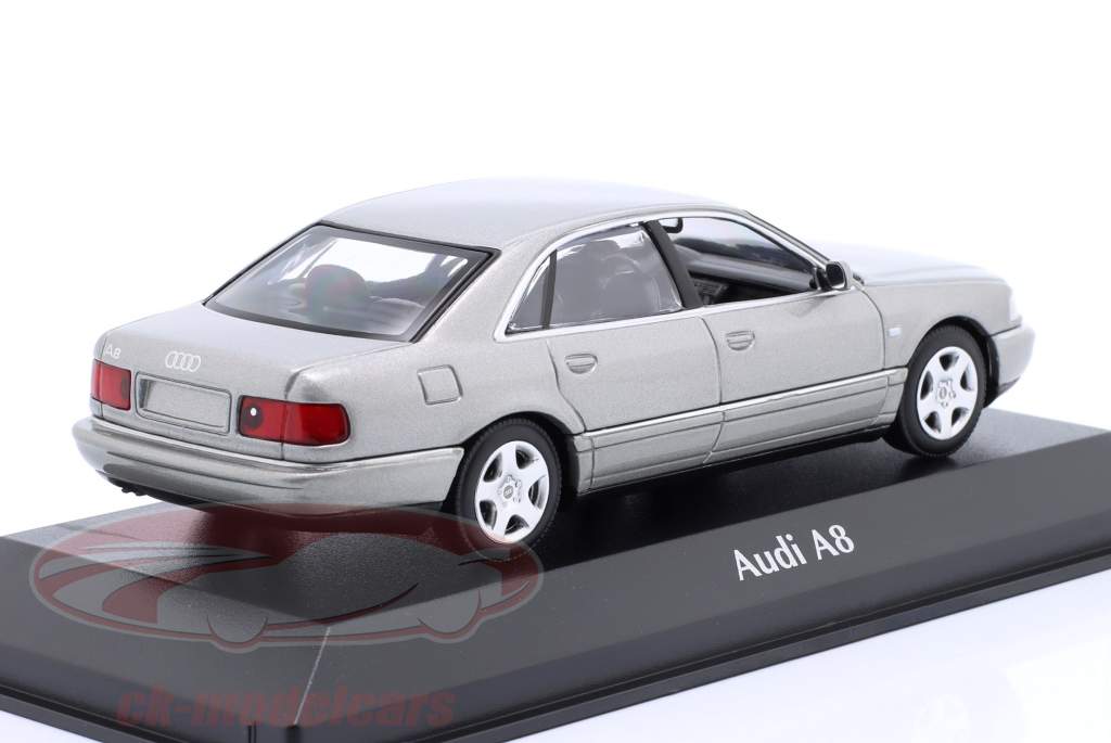 Audi A8 (D2) Año de construcción 1999 plata metálico 1:43 Minichamps