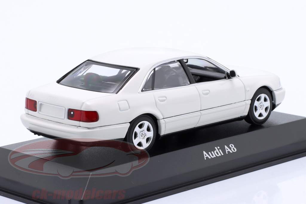 Audi A8 (D2) 建设年份 1999 白色的 1:43 Minichamps