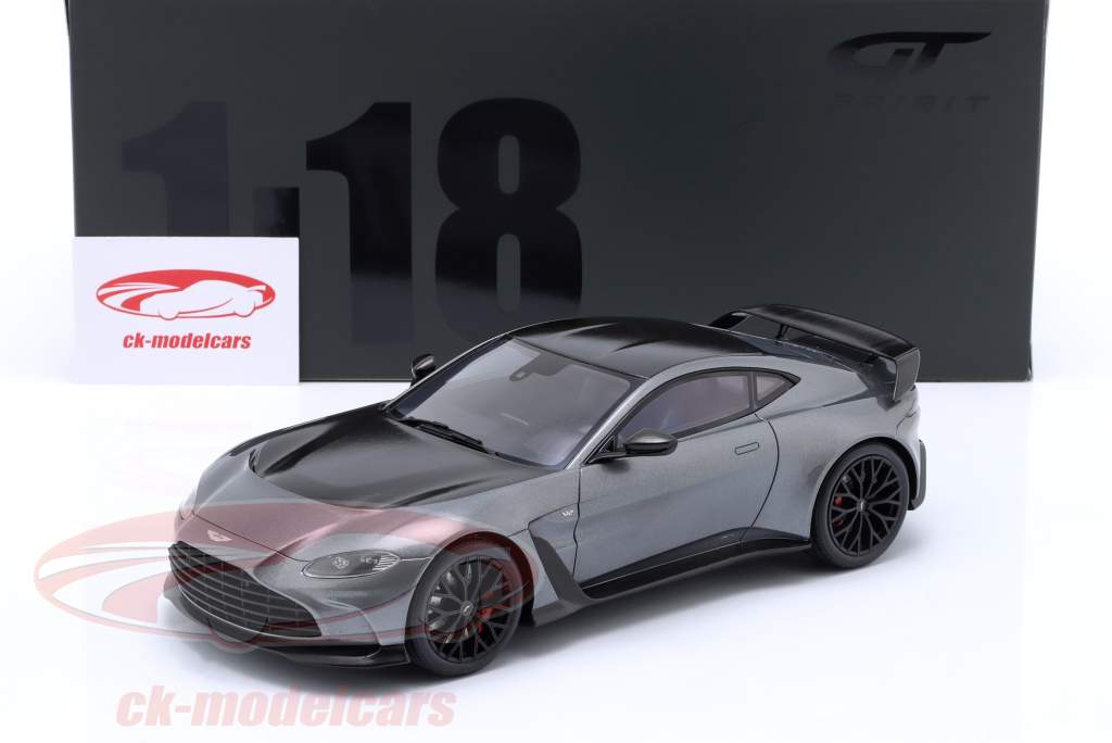 Aston Martin DB12 Ano de construção 2023 Cinza metálico 1:18 GT-Spirit