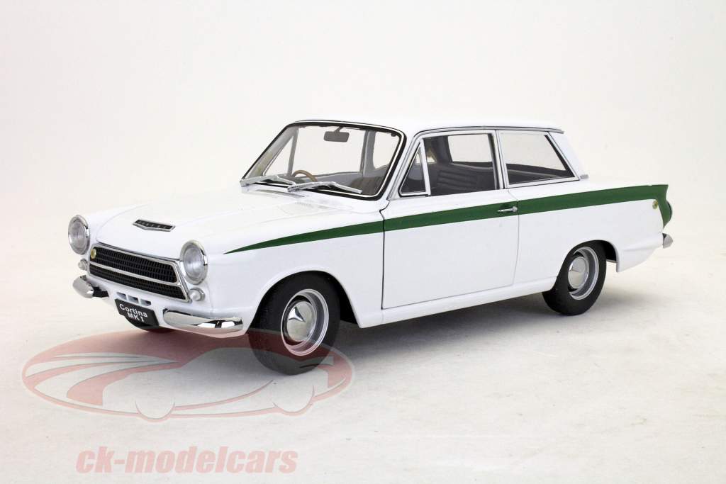 AUTOart 1:18 Lotus Cortina MK I white with green stripe 75331 