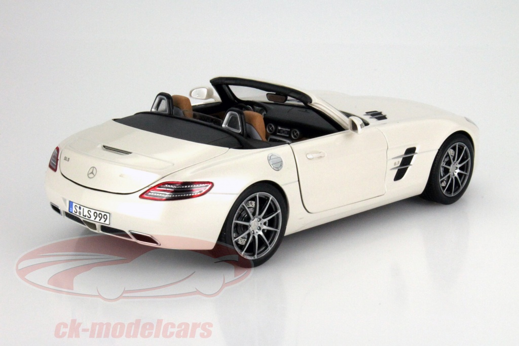 Norev 1:18 メルセデス·ベンツ SLS AMG ロードスター 年 2011 白 