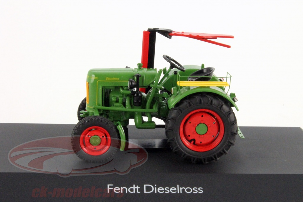 Schuco PRO.R43 1:43 - Voiture de sport miniature (1) - Thriumph TR5 in