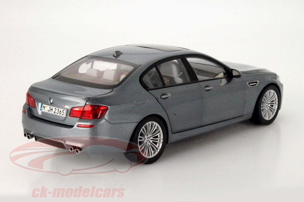 ParagonModels 1:18 BMW M5 (F10) Year 2011 space gray PA97016 model car ...