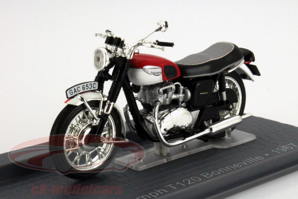 Altaya 1:24 Triumph T120 Bonneville year 1967 red / white / black 