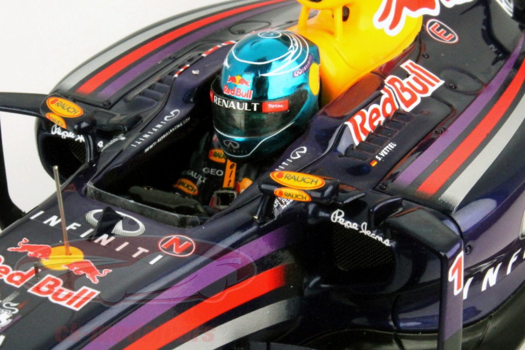 1/18 INFINITI REDBULL RACING RB10 S.ベッテル