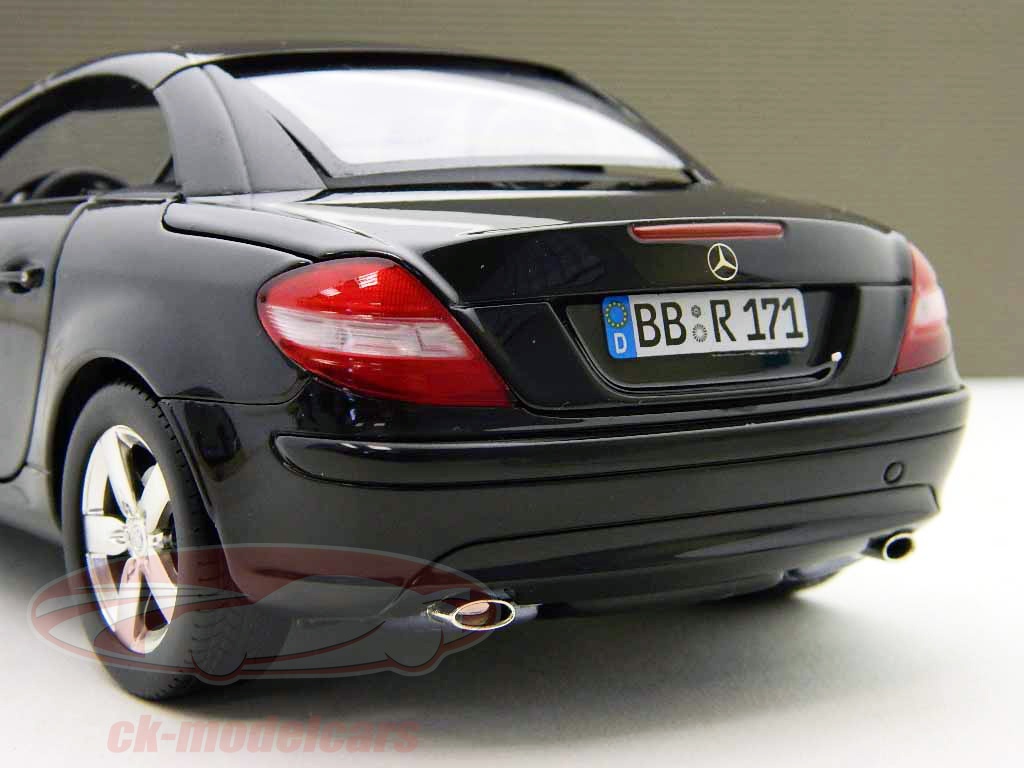 Minichamps 1:18 Mercedes-Benz SLK convertible black B66962319  