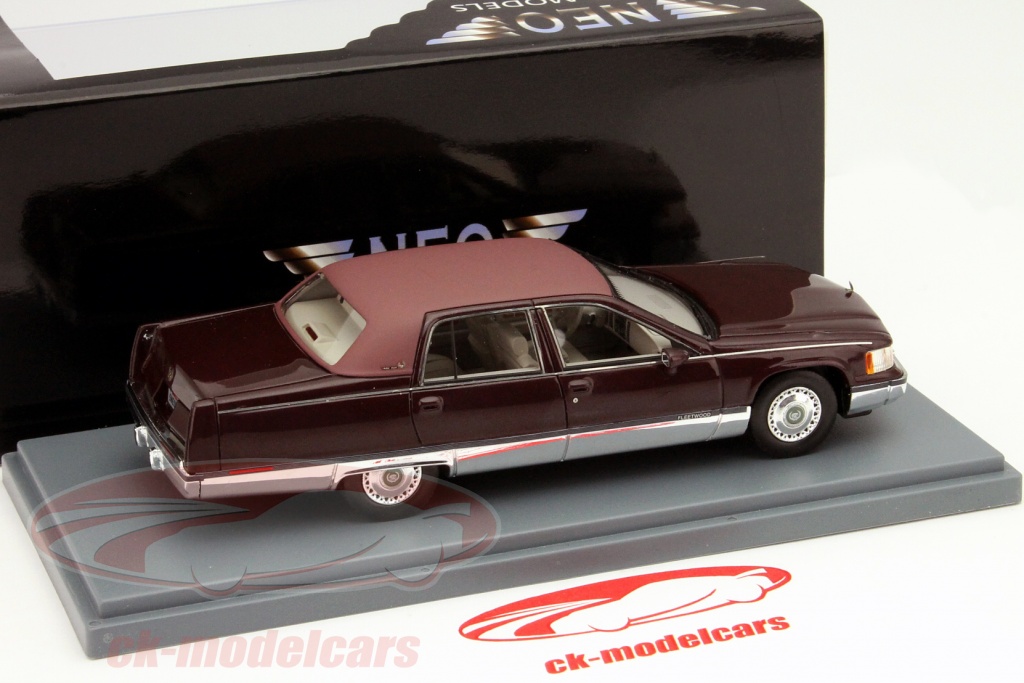 Maquette Berline Cadillac Fleetwood 1982 - Échelle 1:43 - Marque Neo - Résine - Neuf En Boîte