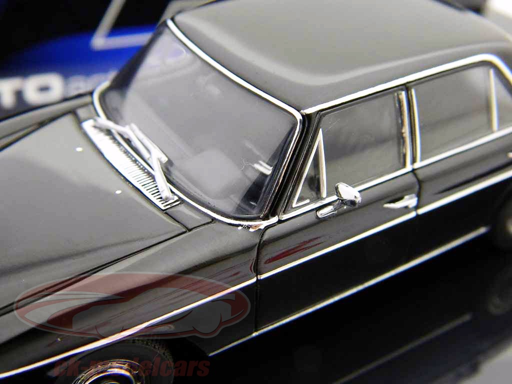 AUTOart Mercedes Benz 220D 1:43