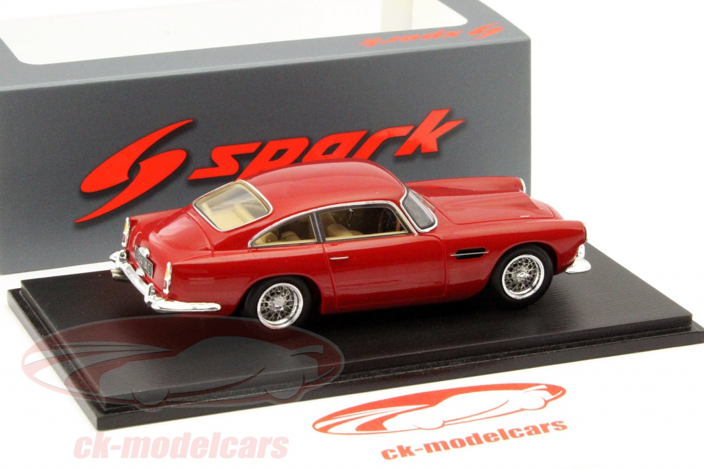 Aston Martin Vanquish red (Vitesse) 1:43