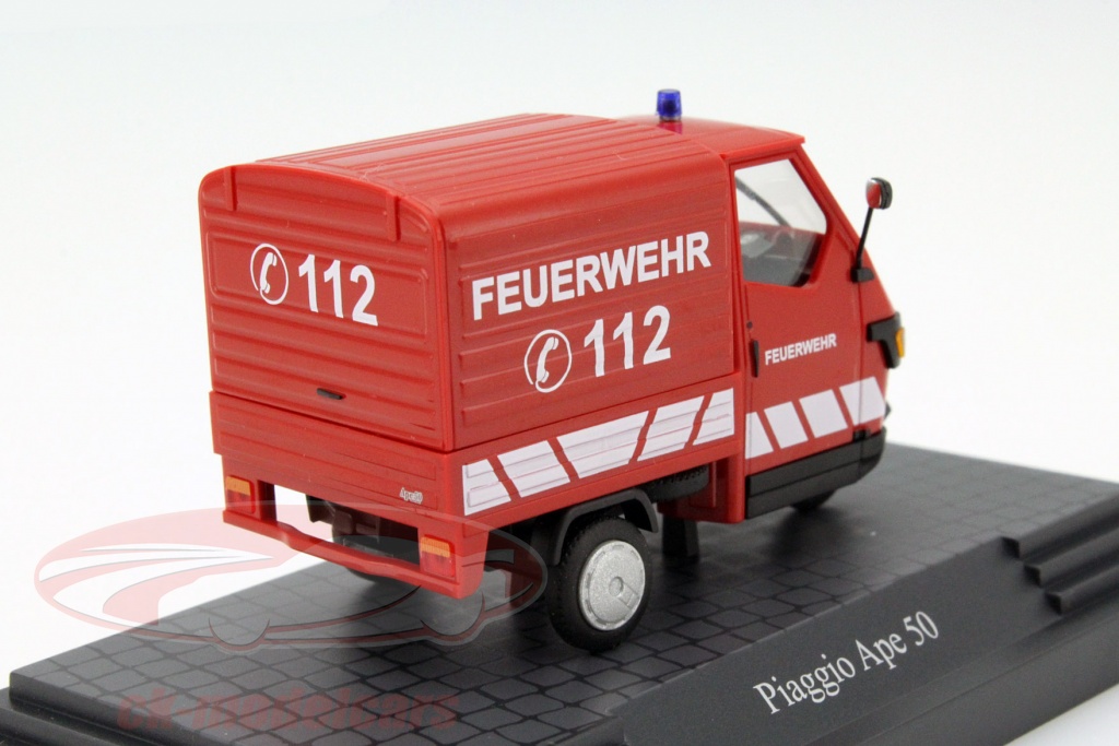 Piaggio Ape 50 Blanc – Modèle Réduit Busch – Taches Noires Style Vache – Échelle HO – Accessoire Laitier – Pour Modélisme Ferroviaire
