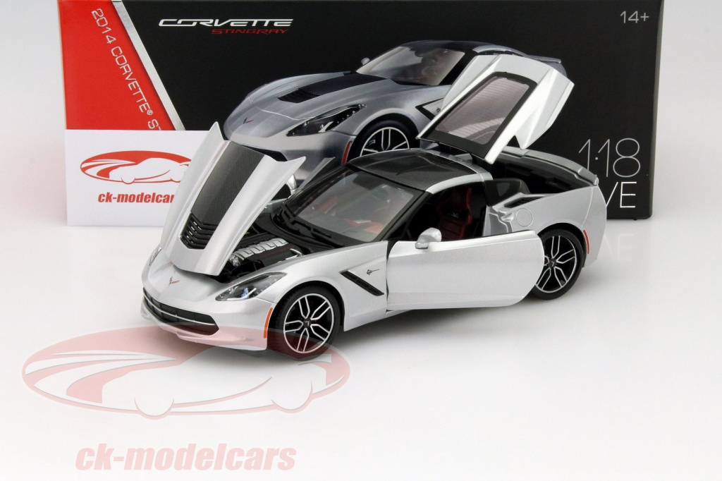 Maisto 1/18 – Chevrolet Corvette C4 Cabriolet Violet – Modèle Exposé, Sans Boîte