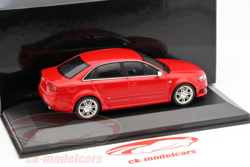 5010509133 Audi RS4 B7 Sedan Blue Minichamps 1/43