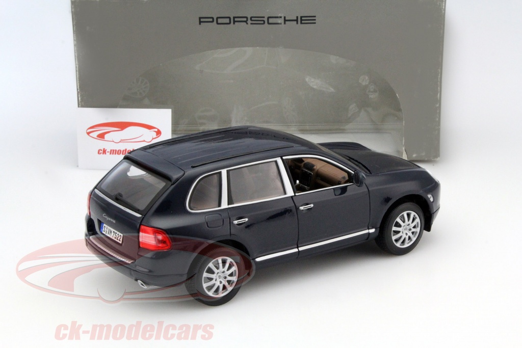 Voiture Miniature de Collection - NOREV 1/18 - PORSCHE Cayenne Coupe S
