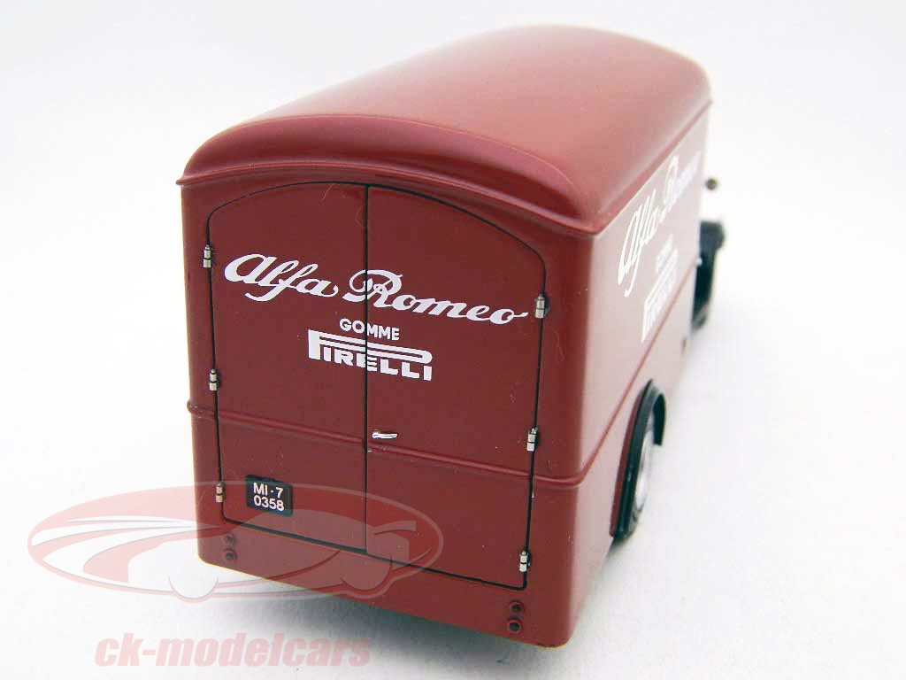 Exoto 1:43 Alfa Romeo Alfa Romeo 500 Race Car Transporter 1950 rojo ...
