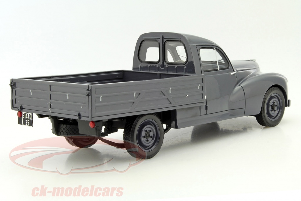 Solido Prestige 1/18 – Peugeot 203 Break Noire, Réf 8175, Occasion