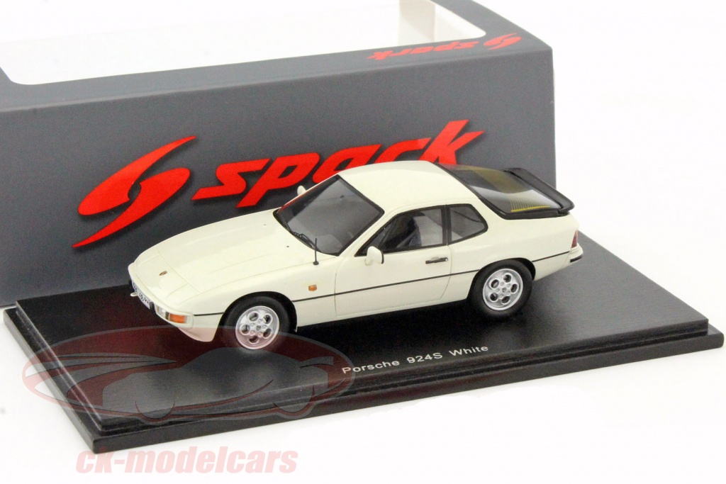 Porsche 924S year 1988 white 1:43 Spark