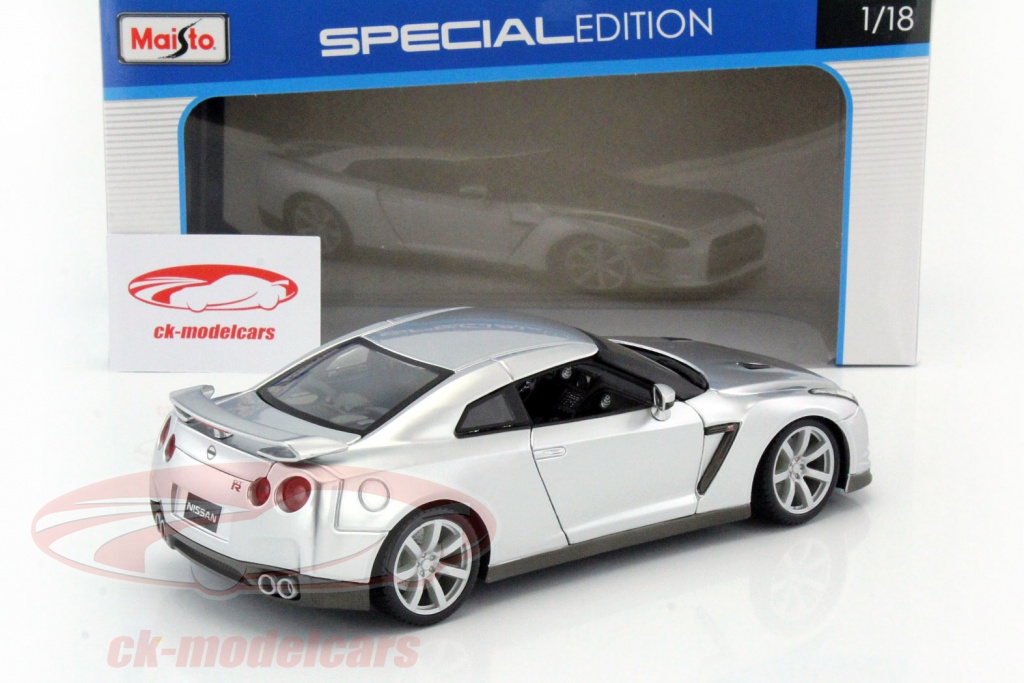 Maisto 1:18 Nissan GT-R (R35) année de construction 2009 argent ...