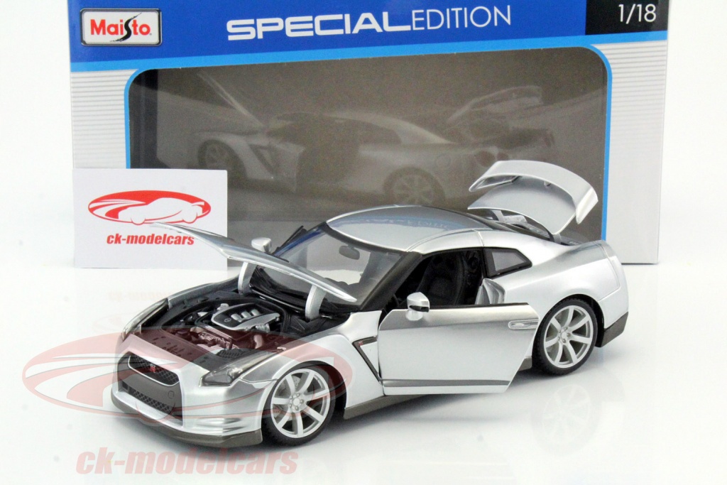 Maisto 1:18 Nissan GT-R (R35) année de construction 2009 argent ...