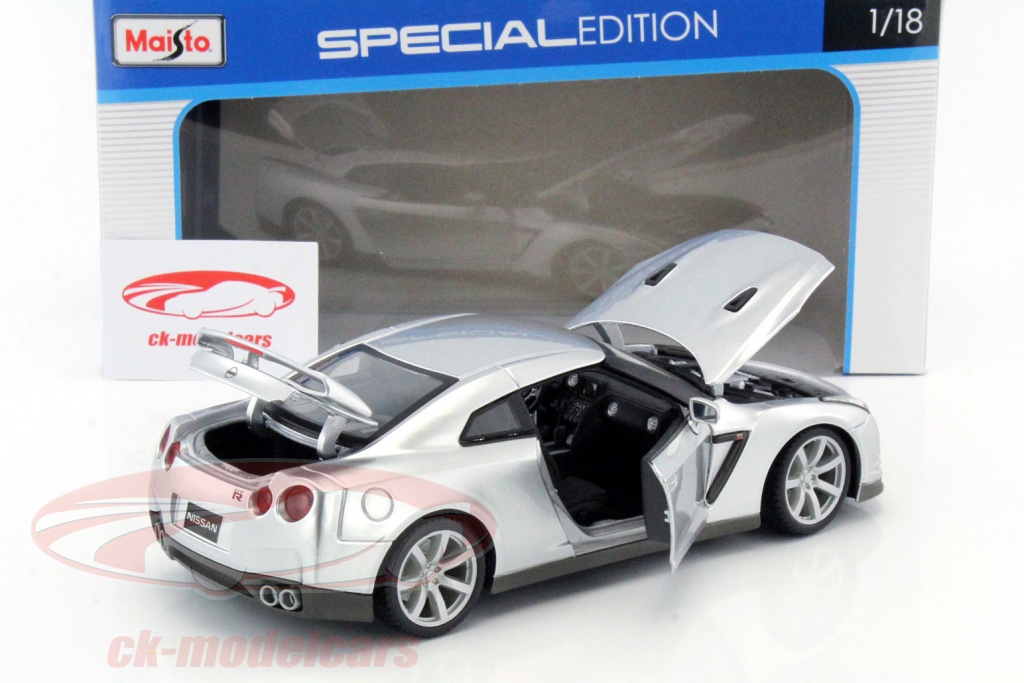 Maisto 1:18 Nissan GT-R (R35) année de construction 2009 argent ...