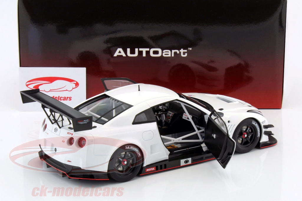 Minichamps 1/18 – Nissan GT-R LM Nismo 2015 – Noire – Neuve En Boîte