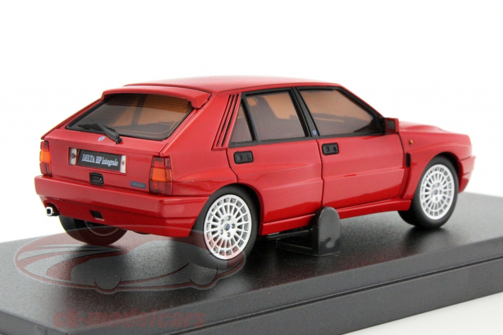 Kyosho 1:43 Lancia Delta HF rød DNX303R model bil DNX303R 4548565098422