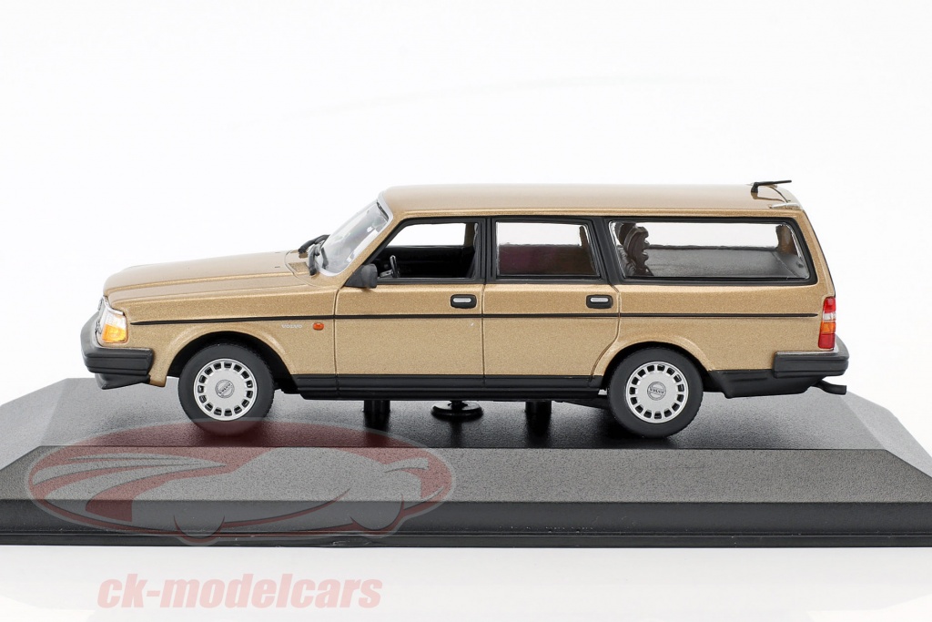 Modèle Réduit Volvo 240 GL 1986 Verte Au 1/43 Par Minichamps Modèle Réduit Volvo 240 GL 1986 Verte Au 1/43 Par Minichamps
