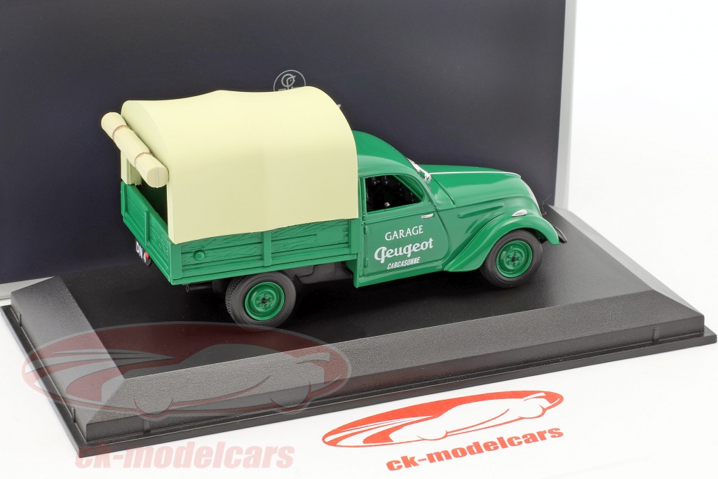 Peugeot 202 Pick-Up Bâché Clos Sainte Magdeleine