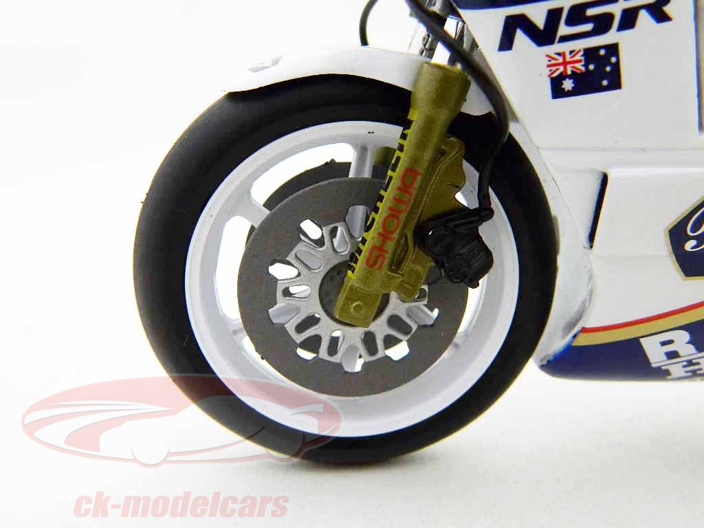 HONDA NSR500 Wayne Gardner 1987 – Modèle Réduit 1/24 Neuf Sous Plexi