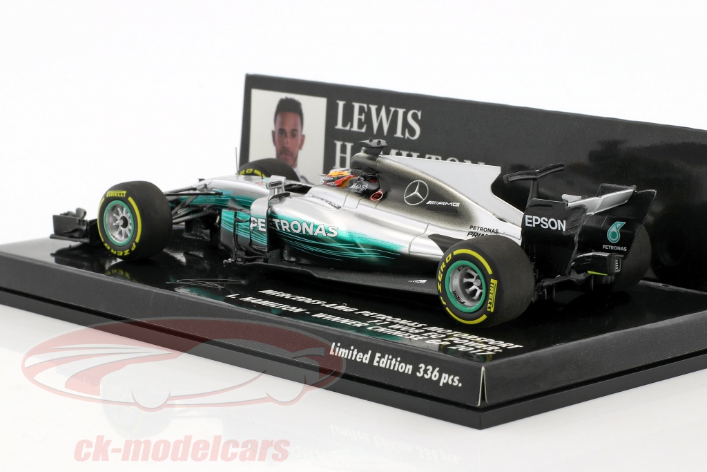 Voiture F1 Mercedes AMG W08 EQ Power Hamilton 2017 échelle 1:24 - Centauria, Neuf (blister Abîmé)