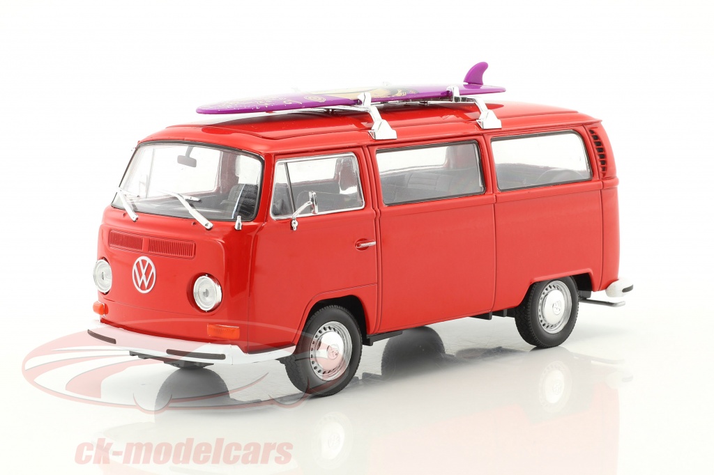 Volkswagen VW T2 bus With surfboard year 1972 red 1:24 Welly